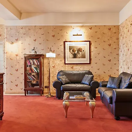 Bernsteinschloss Hotel Wendorf (Kuhlen-Wendorf)