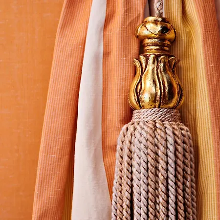 Bernsteinschloss Hotel Wendorf (Kuhlen-Wendorf)