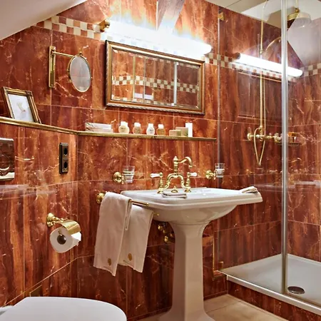 Bernsteinschloss Szálloda 5*