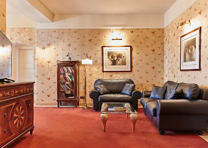 Bernsteinschloss Hotel Wendorf (Kuhlen-Wendorf)