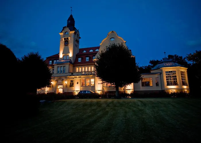 Hotel Bernsteinschloss Wendorf (Kuhlen-Wendorf)
