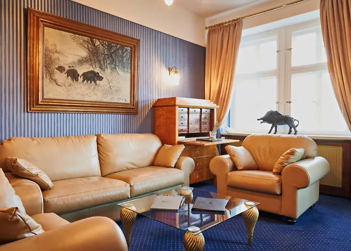 Bernsteinschloss Wendorf (Kuhlen-Wendorf)